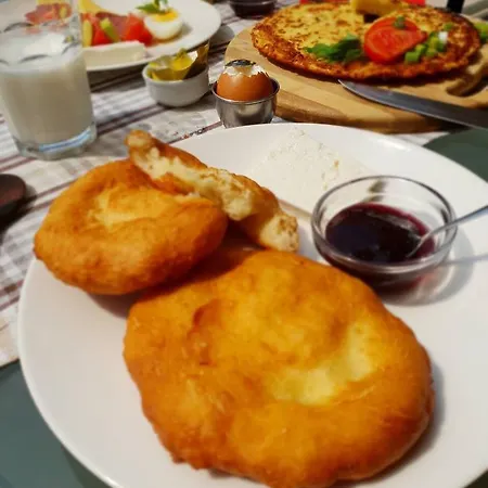 Mountain Boutique Family Отель Девин