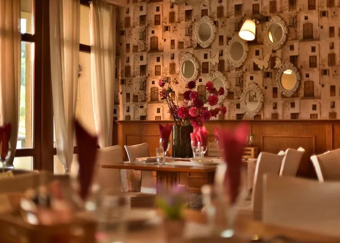 Mountain Boutique Family Devin